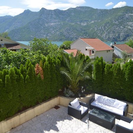 Apartments Villa Illyrik Рисан Экстерьер фото