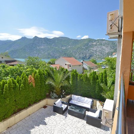 Apartments Villa Illyrik Рисан Экстерьер фото