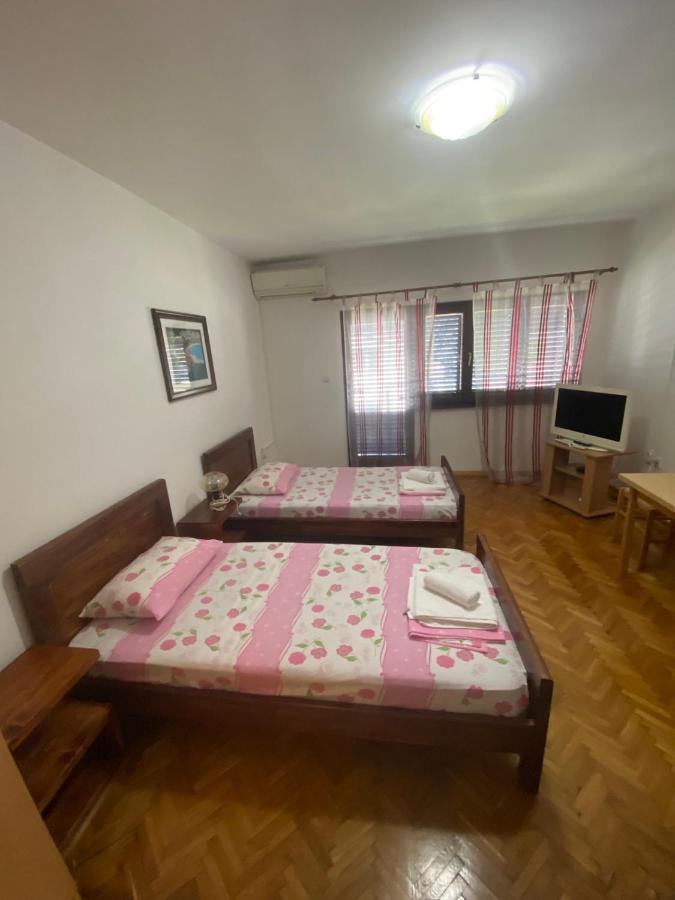 Apartments Villa Illyrik Рисан Экстерьер фото
