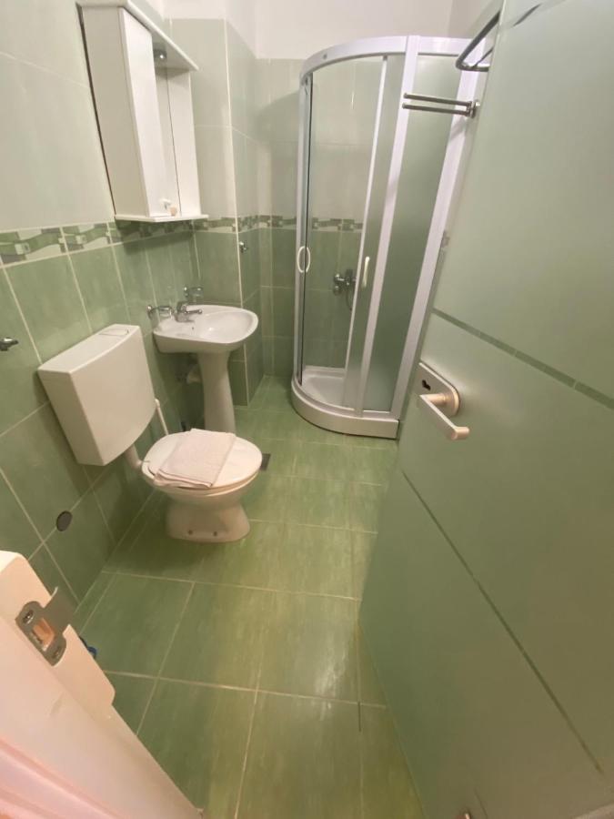 Apartments Villa Illyrik Рисан Экстерьер фото