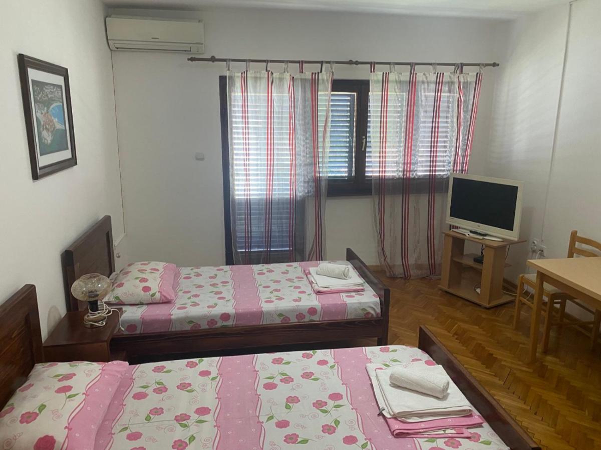 Apartments Villa Illyrik Рисан Экстерьер фото