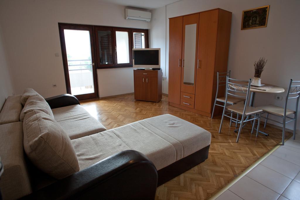 Apartments Villa Illyrik Рисан Экстерьер фото