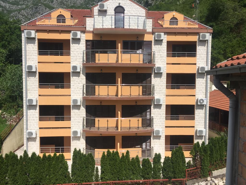 Apartments Villa Illyrik Рисан Экстерьер фото