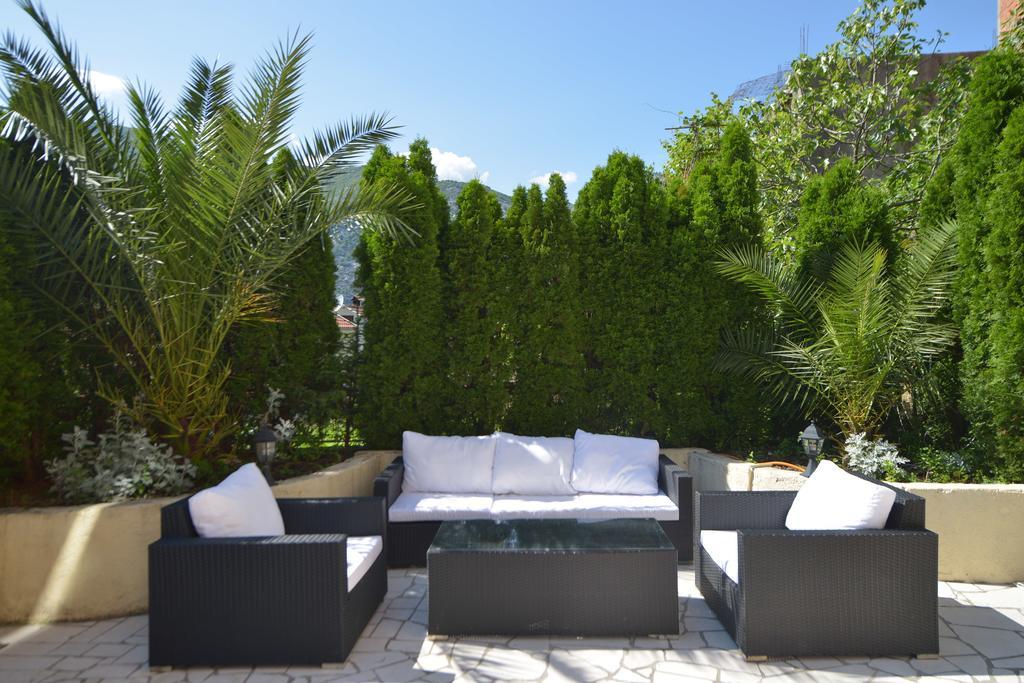 Apartments Villa Illyrik Рисан Экстерьер фото