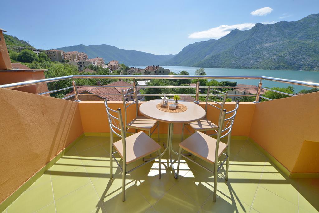 Apartments Villa Illyrik Рисан Экстерьер фото