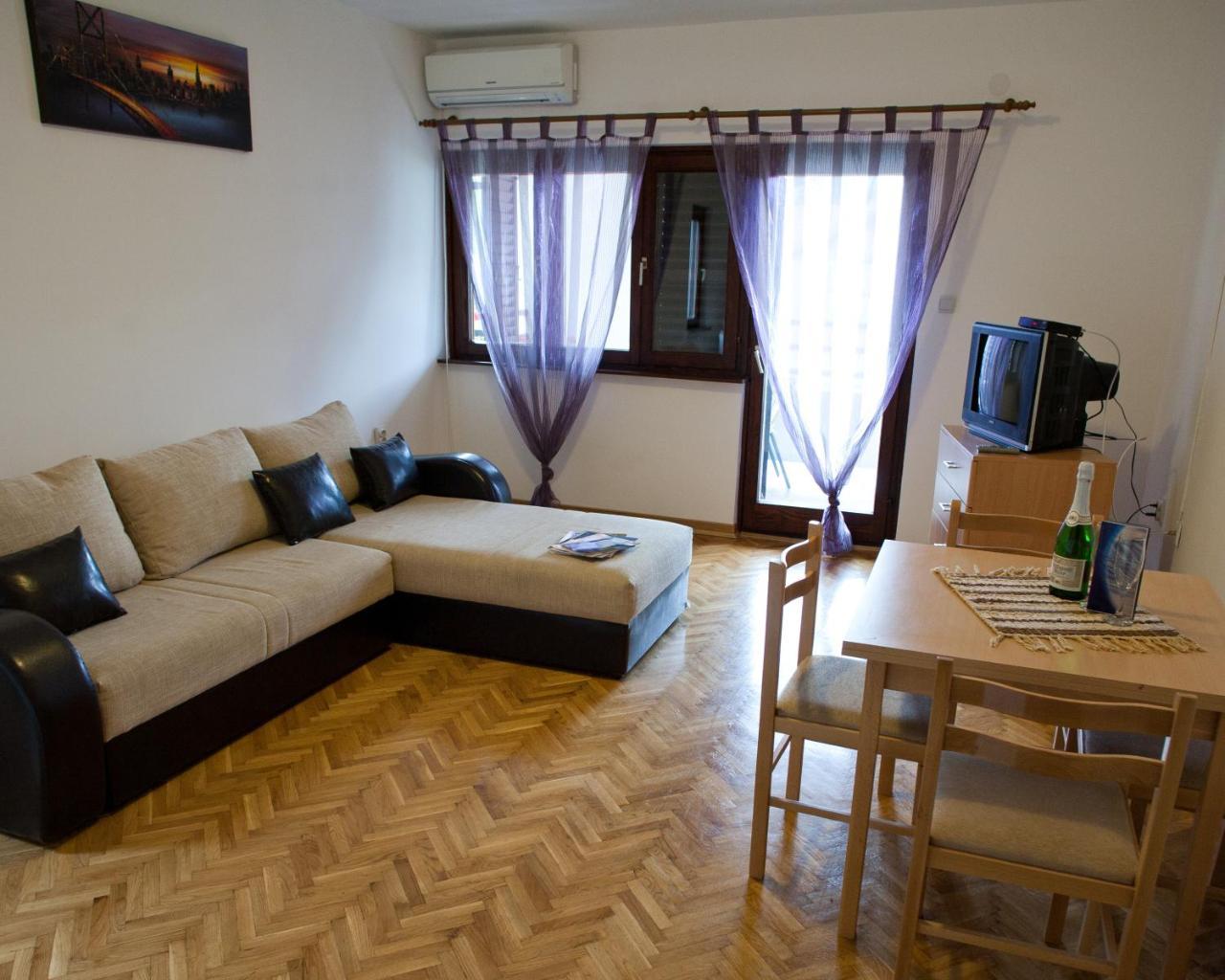 Apartments Villa Illyrik Рисан Экстерьер фото